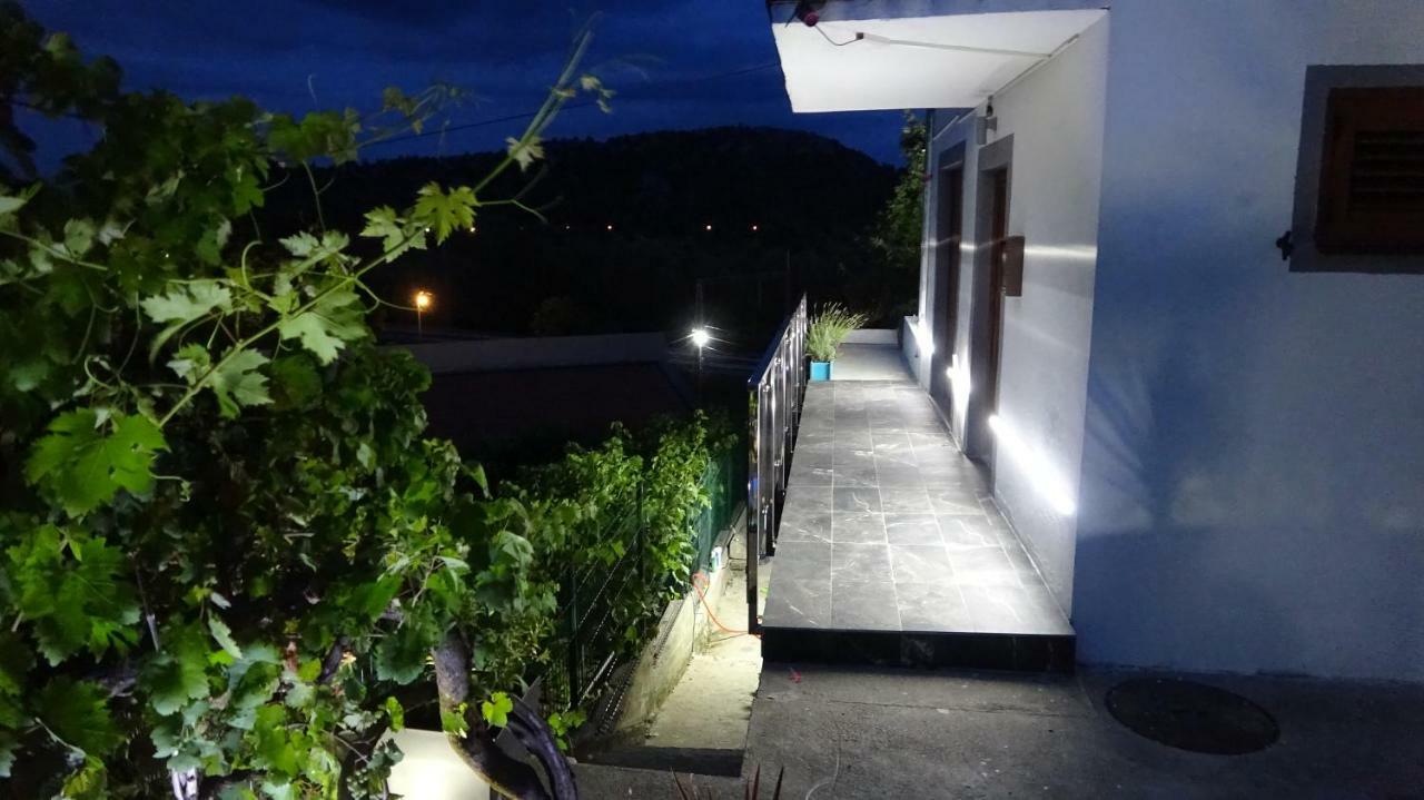 Apartment Kraljica Jelena Virpazar Eksteriør billede