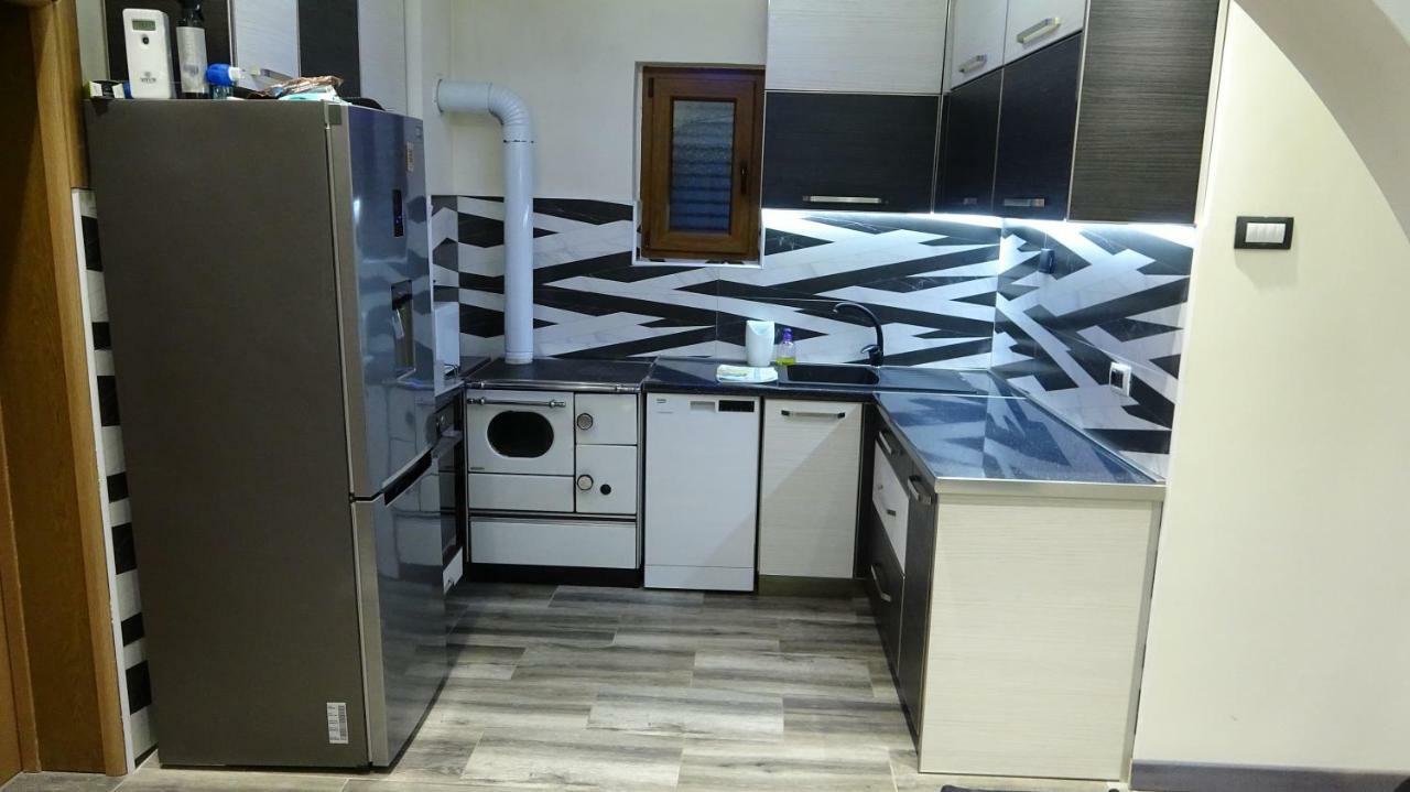 Apartment Kraljica Jelena Virpazar Eksteriør billede